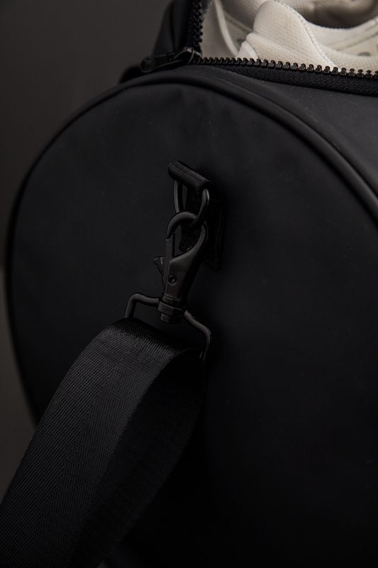 Baltimore sporterbag i nubuck PU-skinn Vinga of Sweden