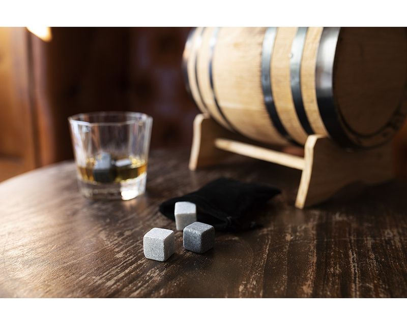 Whiskysteiner – Nyt whiskyen uten å vanne den ut med Gentlemen's Hardware